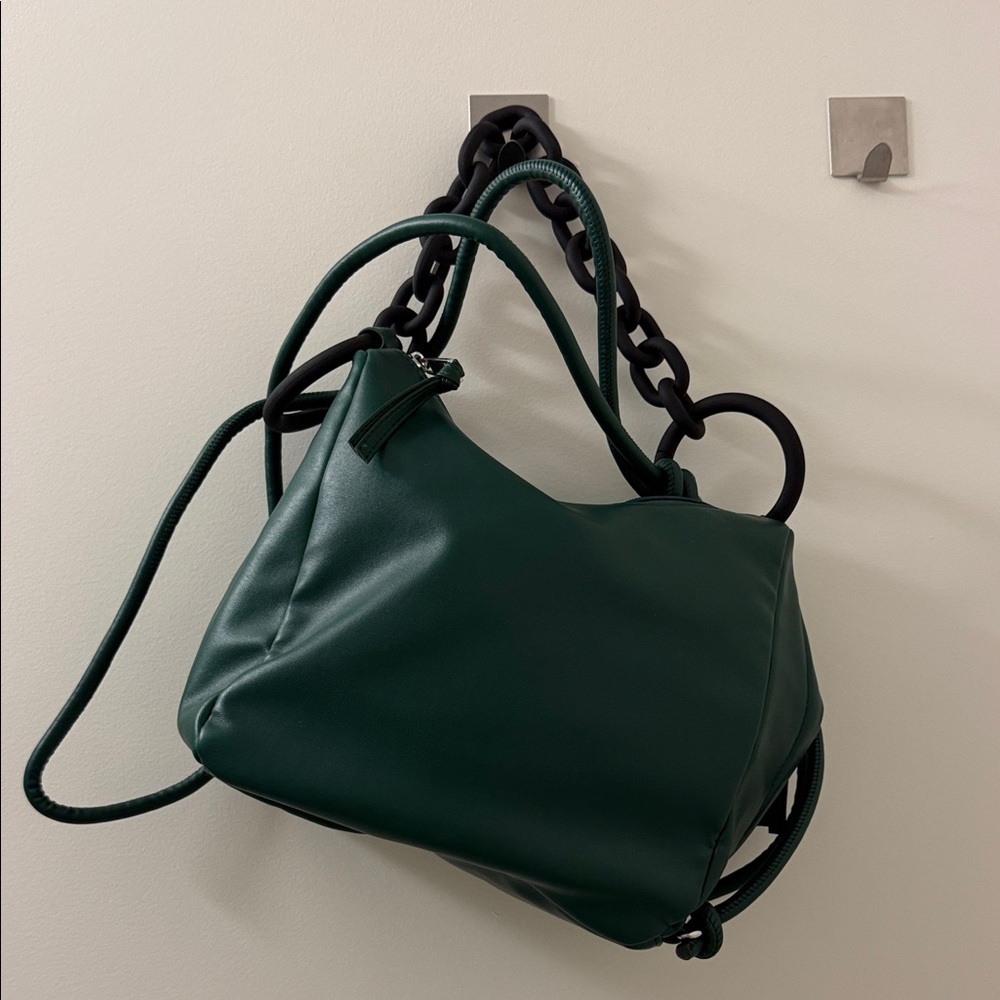 Chic Forest Green Shoulder Bag with Black Chain